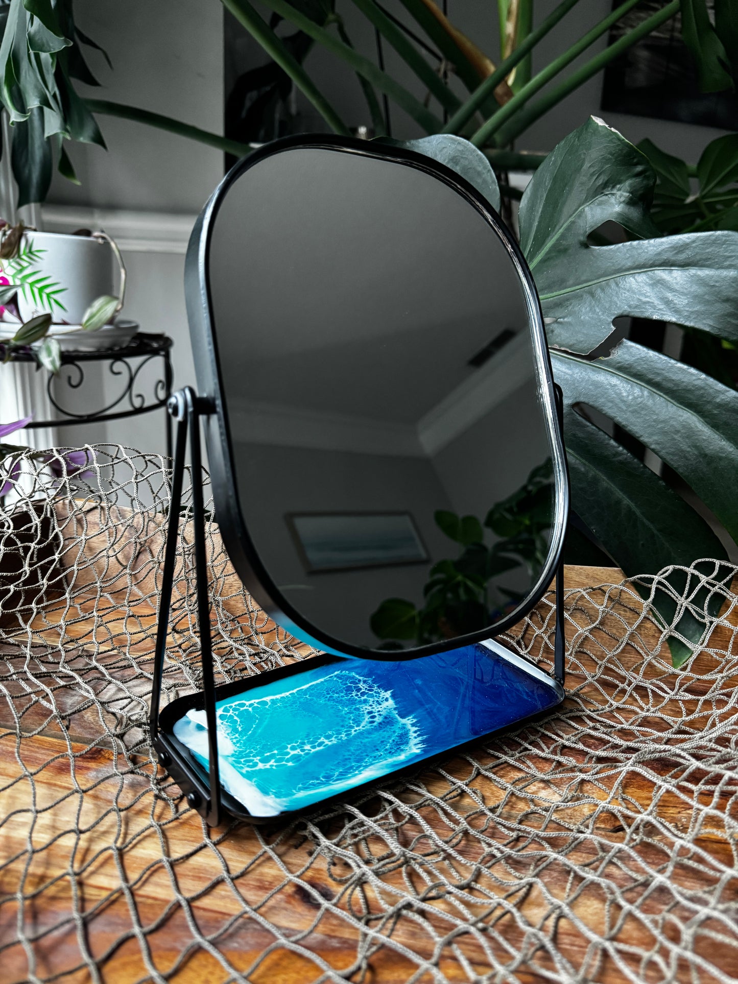 Table Top Makeup Mirror with Metal Tray