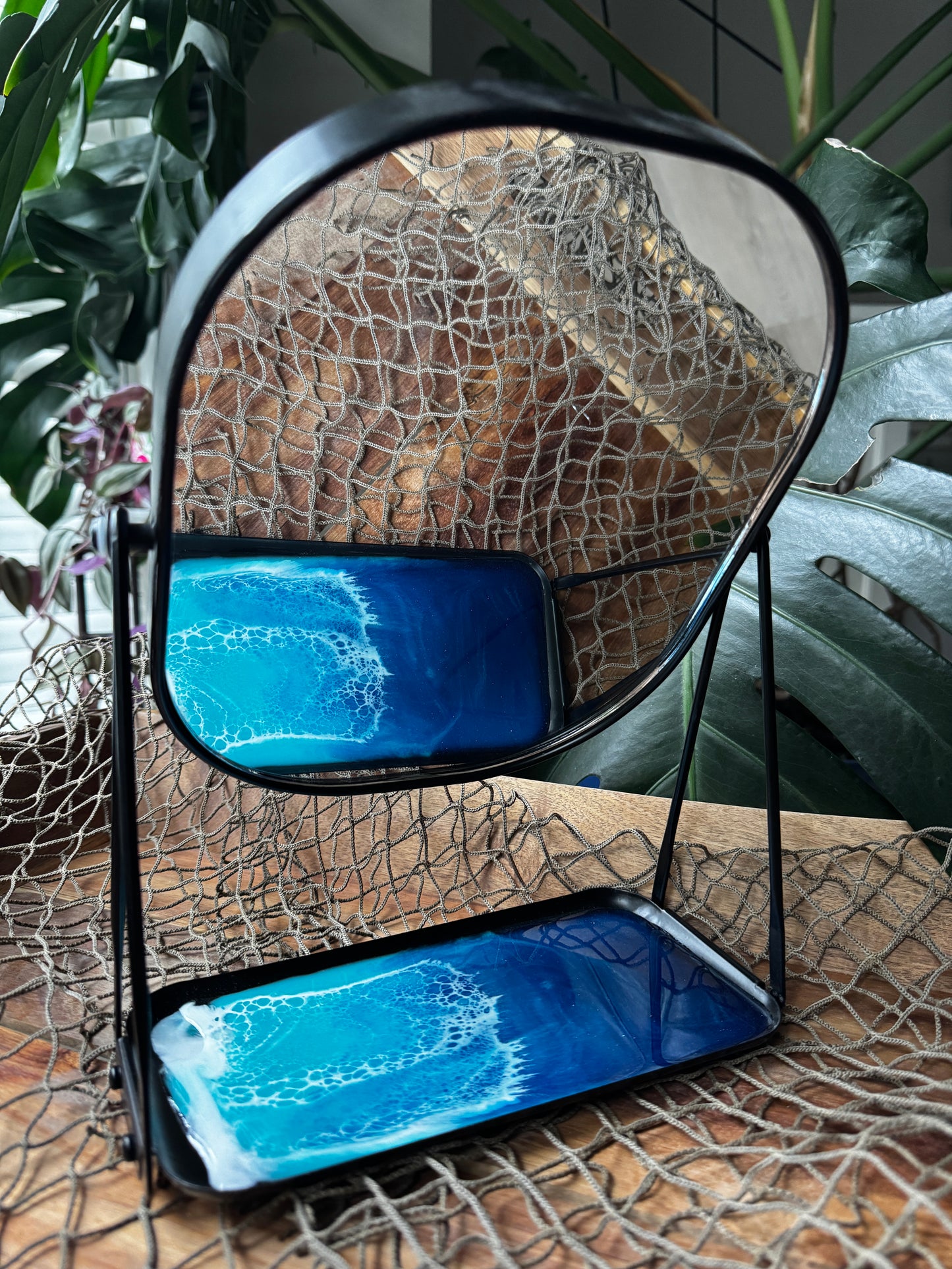 Table Top Makeup Mirror with Metal Tray