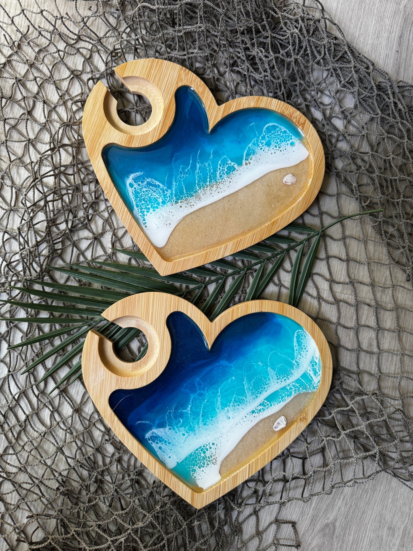 Blue Waves Appetizer board with wine glass holder