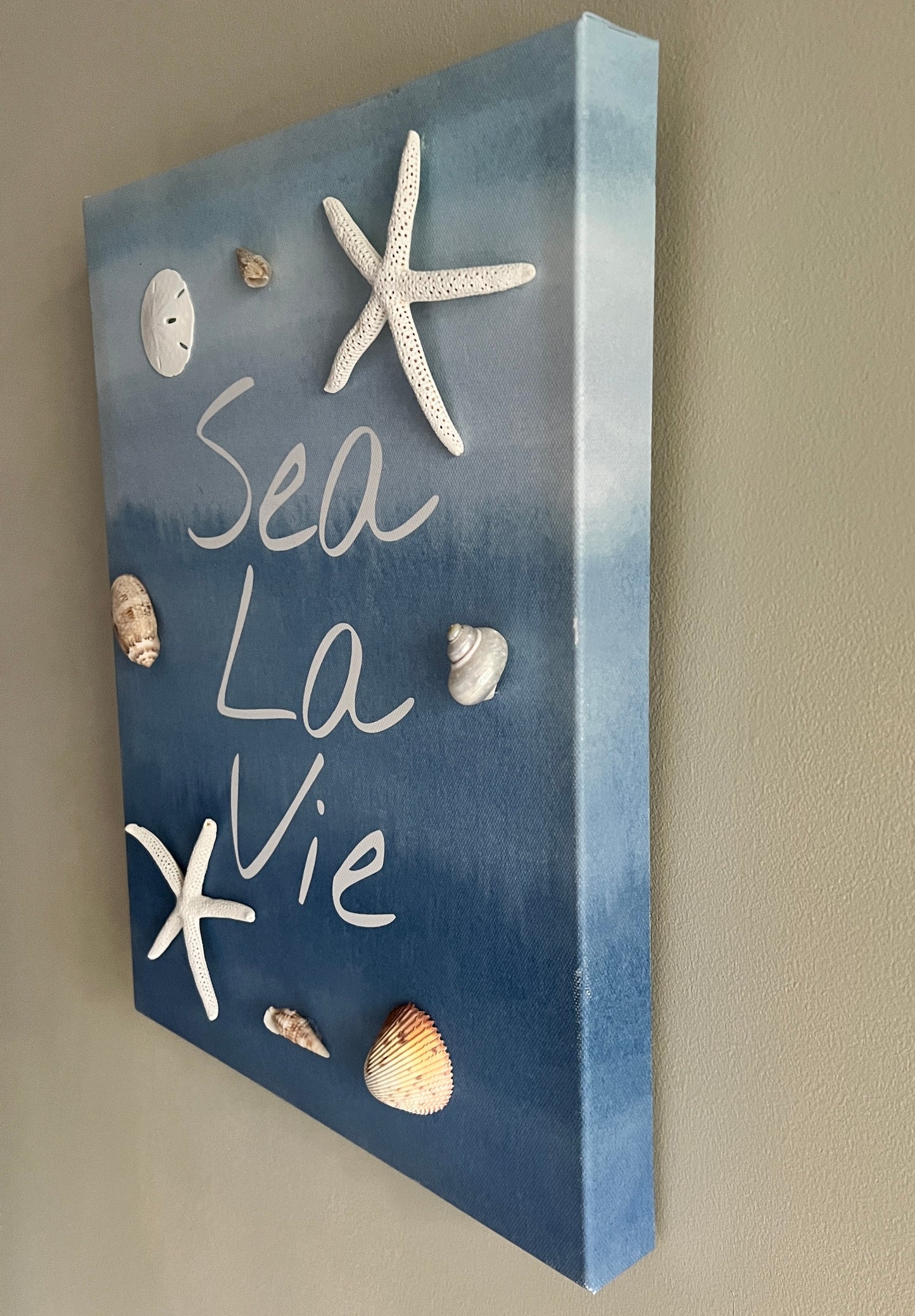 Beach Decor, Seashell Canvas Decor, Beach-themed Wall Art, Sea La Vie saying, Coastal Decor