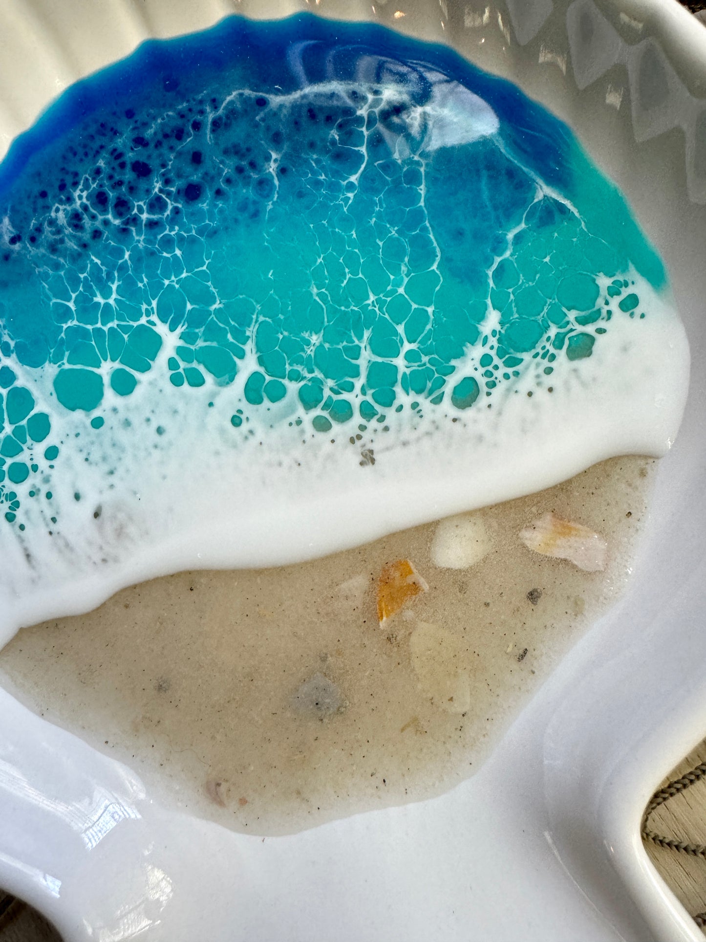 Resin Waves Ceramic Shell Dish